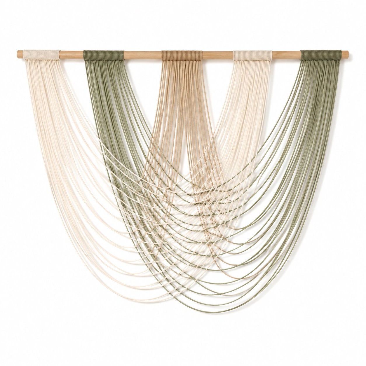 Makramee Wandbehang 120 x 100 cm aus Baumwollkordel in Beige Grün mit Holzstab