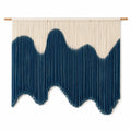 Wandteppich 110 x 100 cm aus Baumwolle in Creme Marineblau mit Holzstab im Boho-Stil