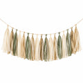 Quastengirlande 150 cm x 55 cm aus Textil in Salbeigrün Creme Beige - Boho Wanddekoration
