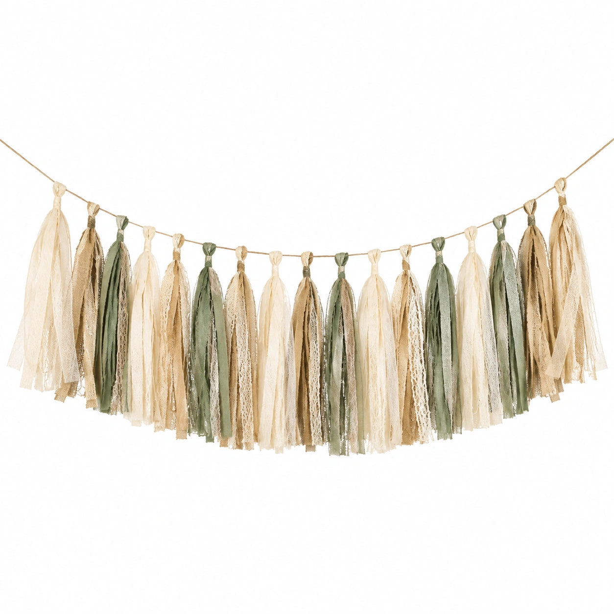 Quastengirlande 150 cm x 55 cm aus Textil in Salbeigrün Creme Beige - Boho Wanddekoration